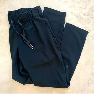 Keep moving black lululemon jogger crop